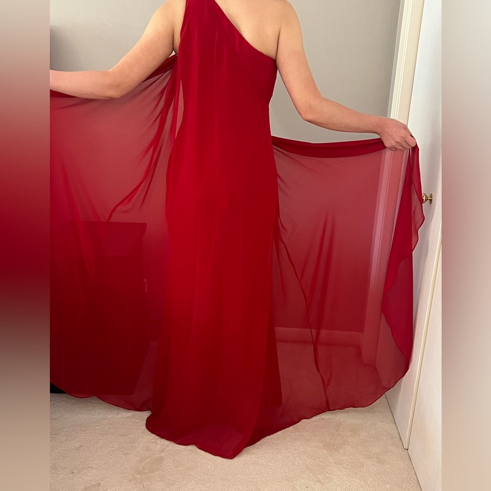 Elegant Red Evening Gown size 4 - Picture 6 of 7